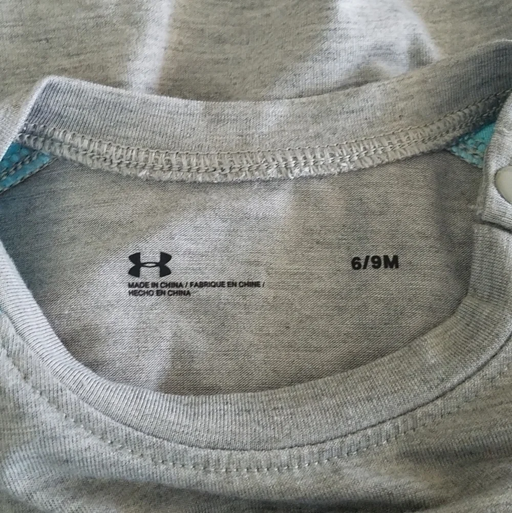 Under Armour snap shoulder